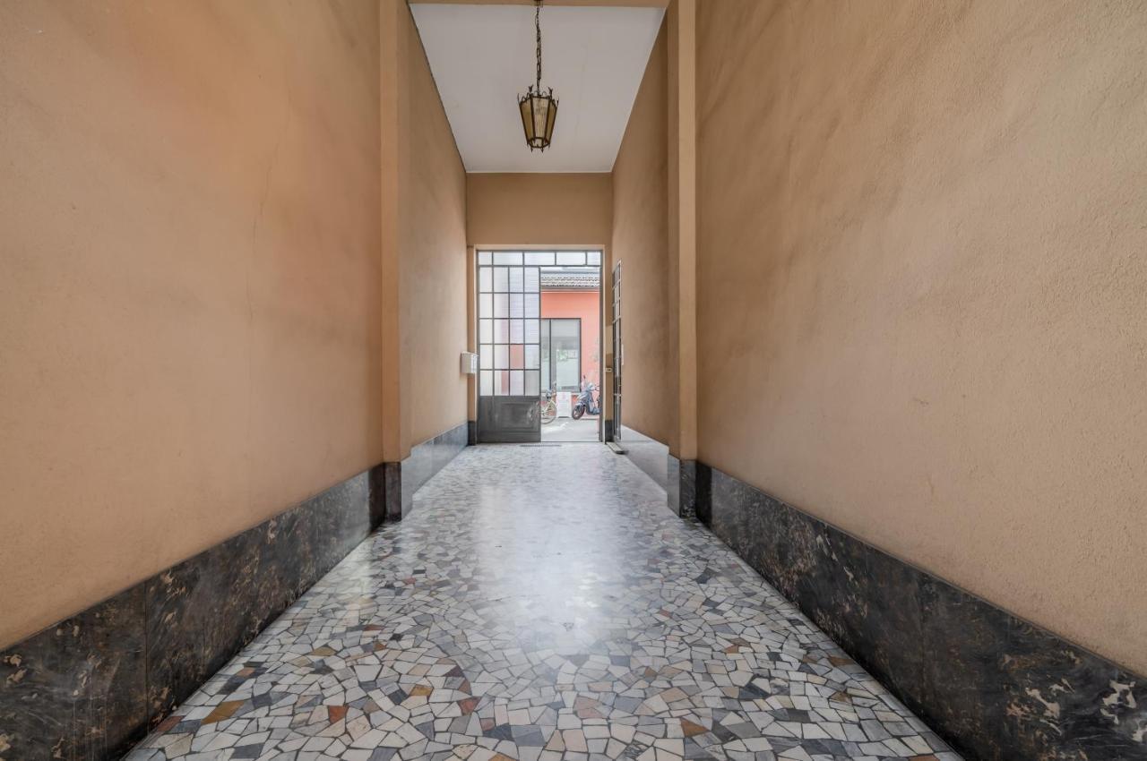 Amazing Milan Loft - 350 M Far From Dateo Station Buitenkant foto